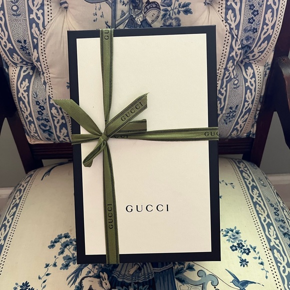 GUCCI GG calfskin marmont Matelasse cosmetic case